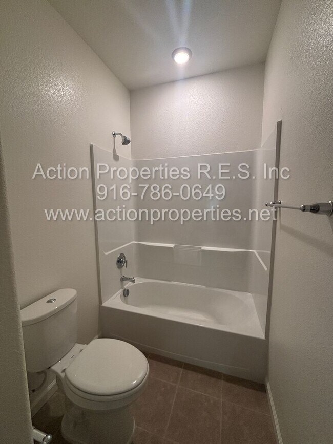 Building Photo - Rocklin Meritage Durango Subdivision - 2 S...