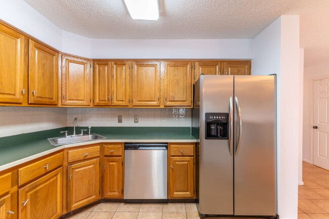 Building Photo - Welcome to your new home in the heart of T...
