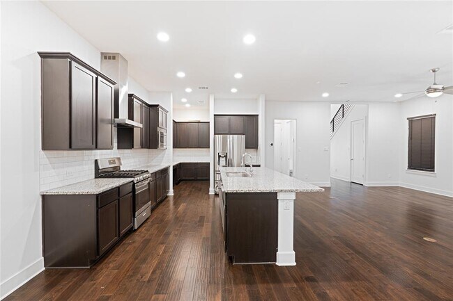 Building Photo - 1241 Summerbrooke Cir