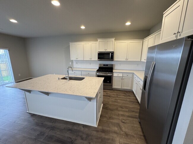 Building Photo - Beautiful, 5-Bedroom Camas Home