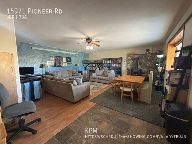 Building Photo - 15971 Pioneer Rd