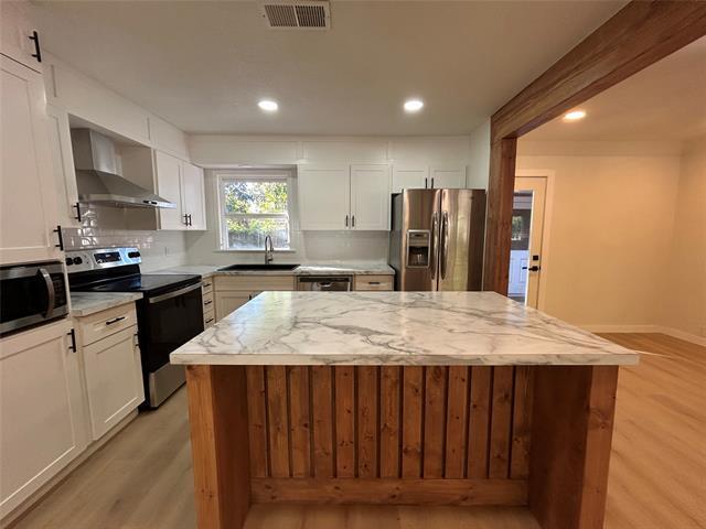 Building Photo - 6200 Windermere Pl