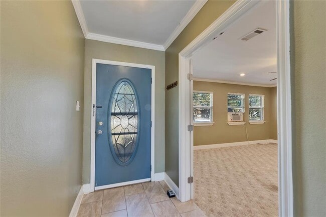 Building Photo - 8413 Slant Oak Dr