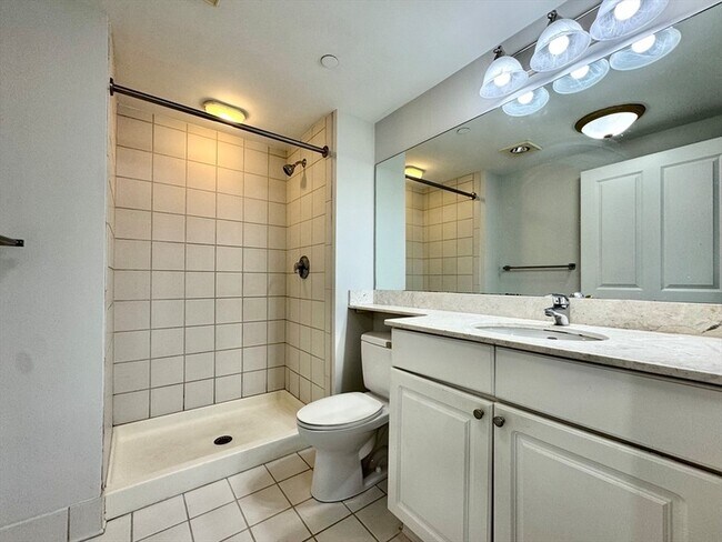 Building Photo - 4 Bishop St