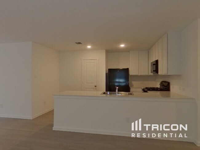 Building Photo - 10744 Cowhide Ln