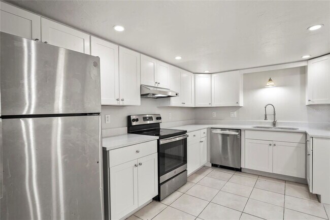 Building Photo - 6501 14th Ave W