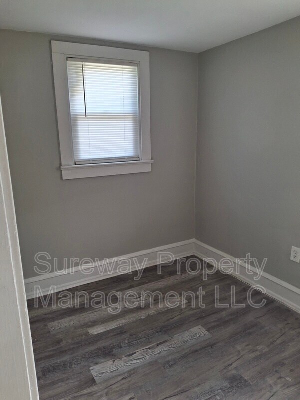 Building Photo - 401-403-403 Champion Ave