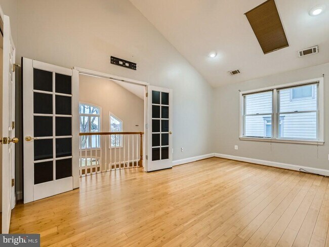 Building Photo - 107 Bayside Dr