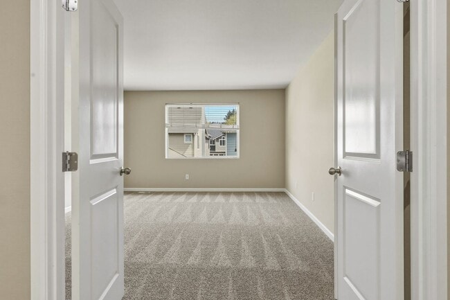 Building Photo - 4 bedrooms 2.5 baths 1826 sq.ft. Olympia School District