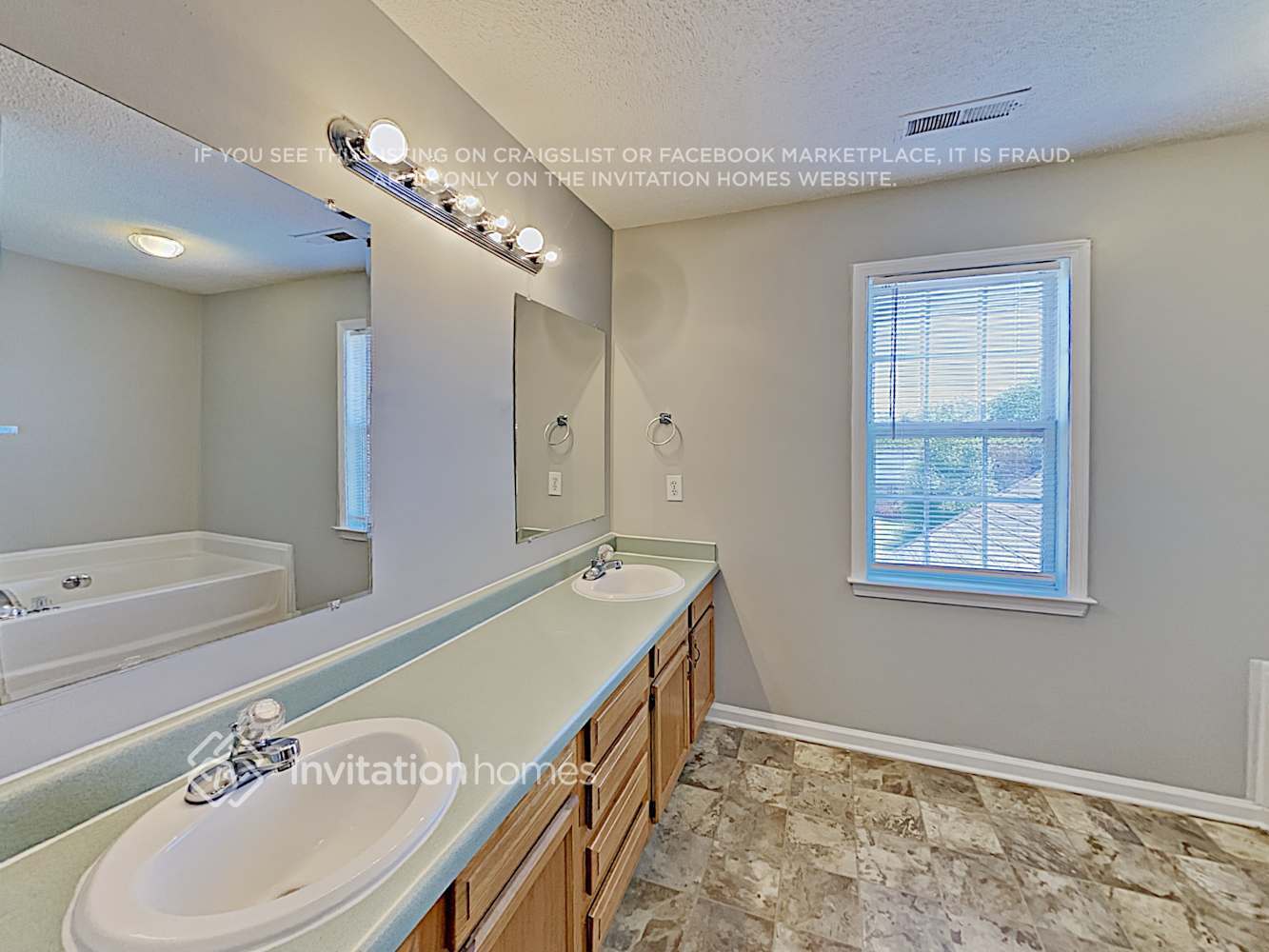 Building Photo - 834 Highlander Ct
