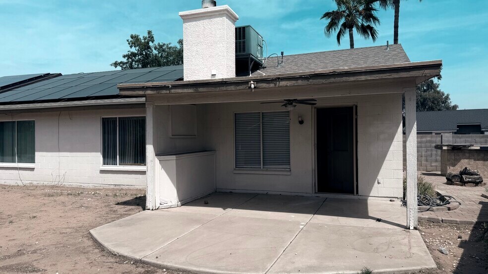 Building Photo - 10243 W Reade Ave