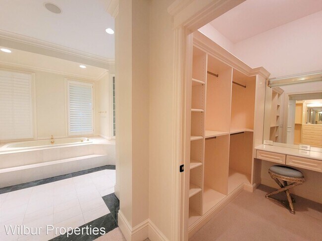Building Photo - 6 br, 7.5 bath House - 375 Selby Lane