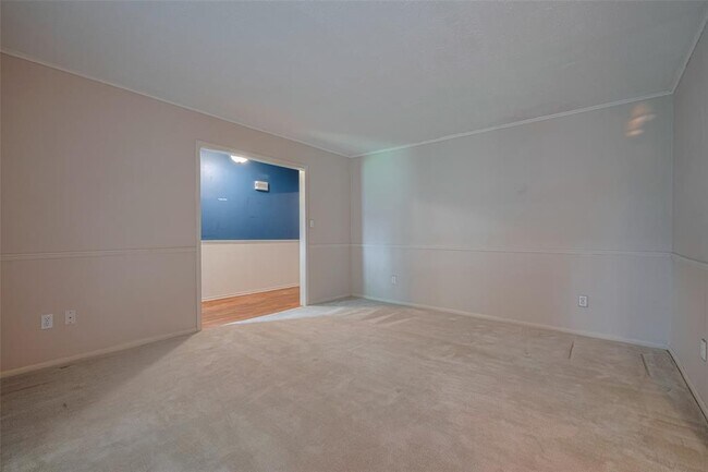 Building Photo - 15222 Torry Pines Rd
