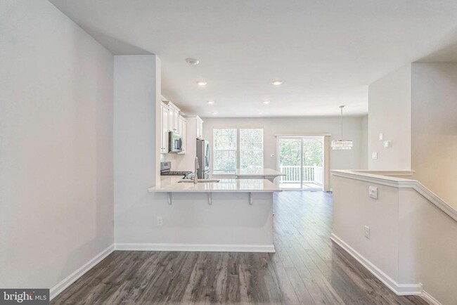 Building Photo - 11 Lilac Cir