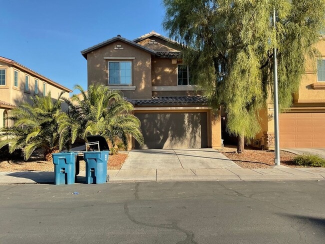Building Photo - Stunning 4-Bedroom Home with Pool, Fire Pit & Solar in Boulder Ranch!
