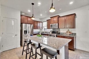 Building Photo - 2210 Salice Way