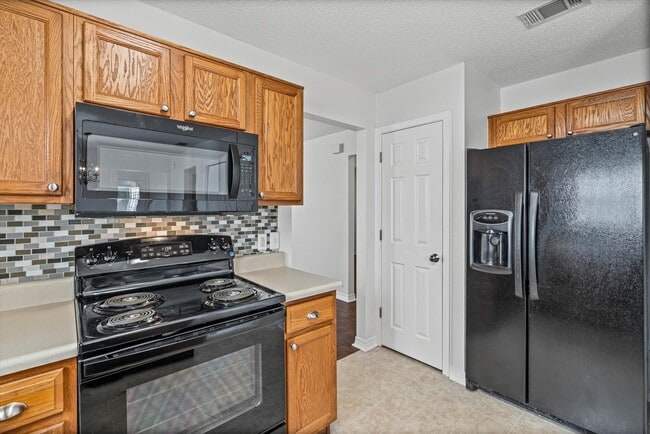 Building Photo - 605 Westchase Ct S