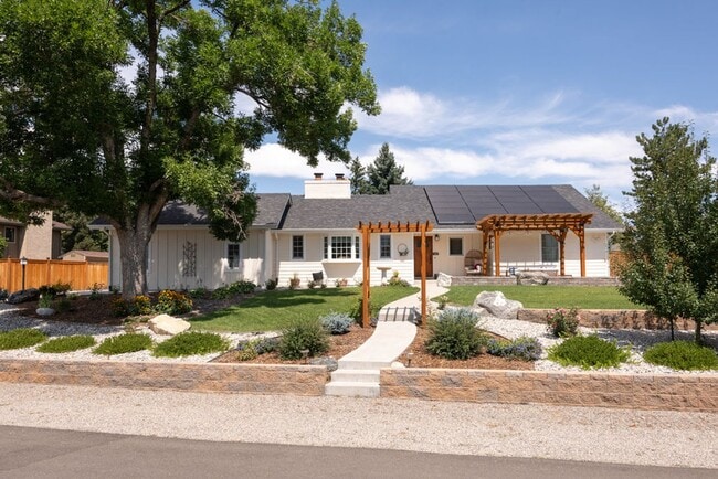 Primary Photo - 5 Bedroom 2.5 Bath Retreat in Prime Arvada...