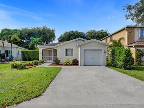 Building Photo - 1245 SW 46th Way