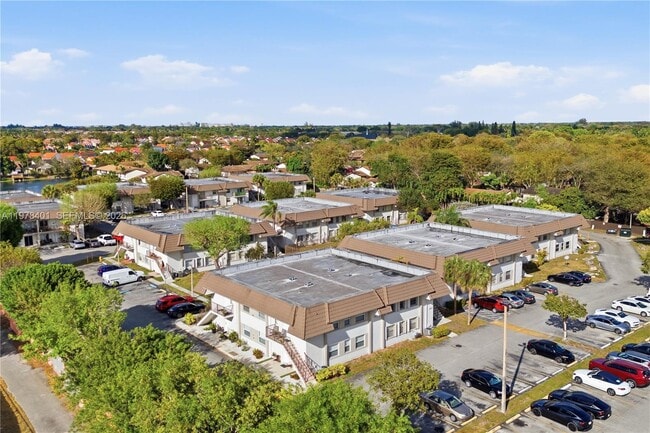 Building Photo - 6921 SW 129th Ave