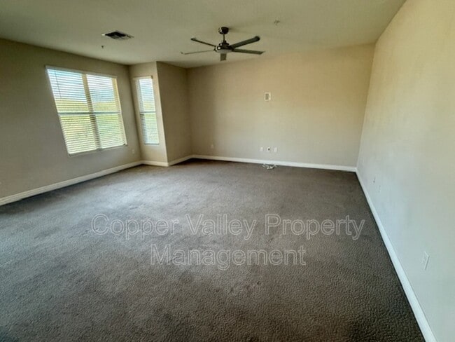 Building Photo - 2425 W Bronco Butte Trl