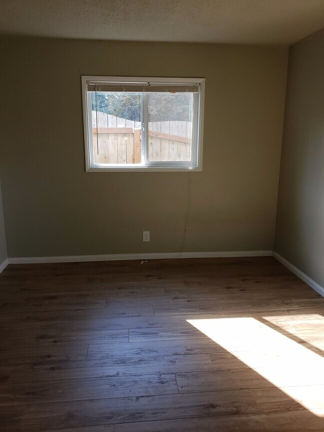 Building Photo - Baja01