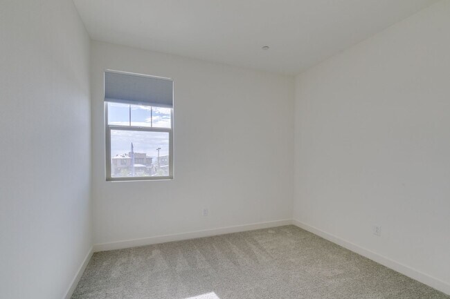 Building Photo - 160 Silver Run Ln