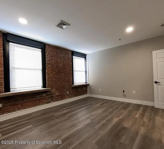 Building Photo - 205 N Washington Ave