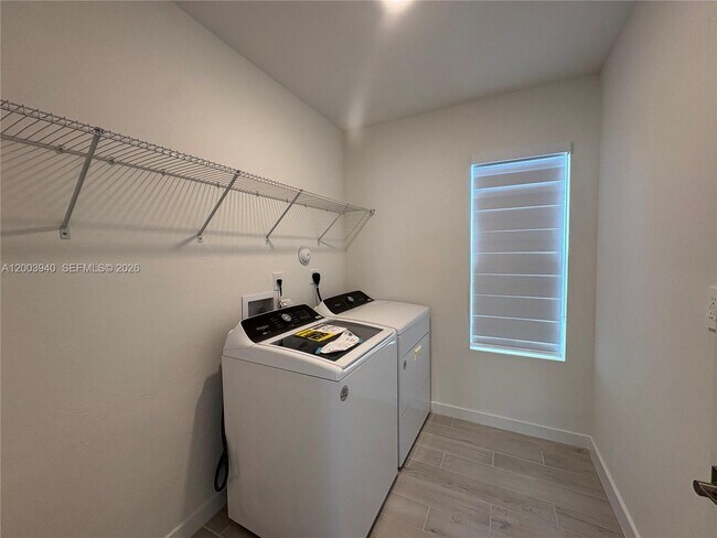 Building Photo - 12948 SW 265th Terrace