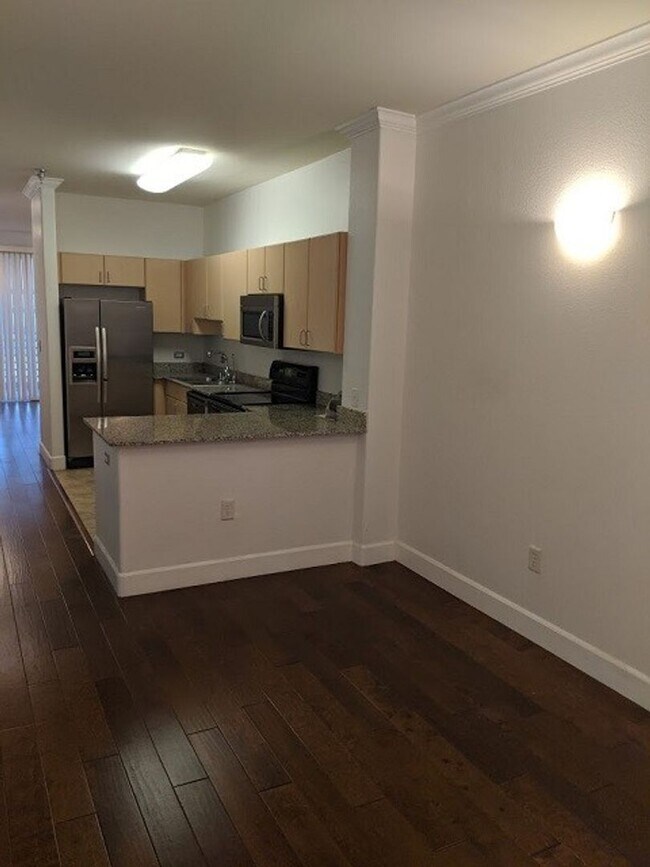 Building Photo - 2 Bed/2 Bath Condo in Downtown San Diego