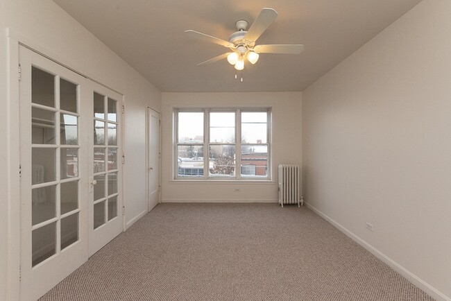 Building Photo - 3947 W Irving Park Rd