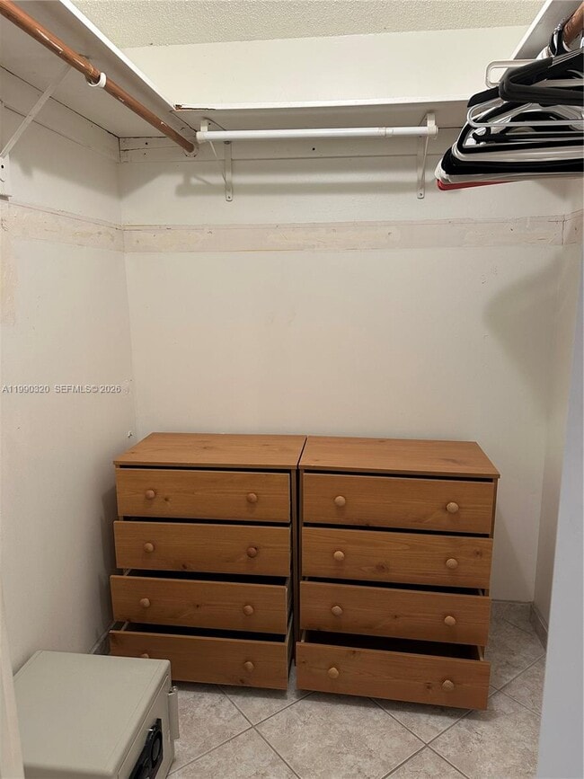 Building Photo - 6039 Collins Ave