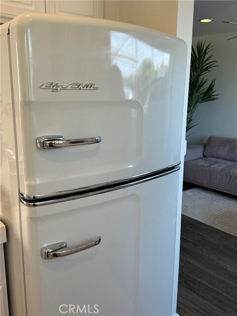 Building Photo - 577 S Coast Hwy