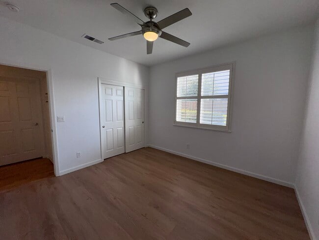 Building Photo - 553 W Fallbrook Ave