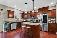 Building Photo - 2 story 4 bedroom 3.5 bath