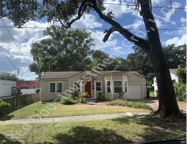 Building Photo - 712 Floral Dr