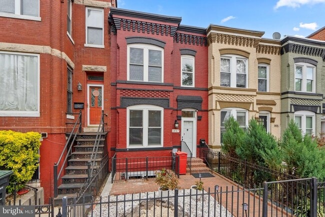 Building Photo - 1417 1st St NW