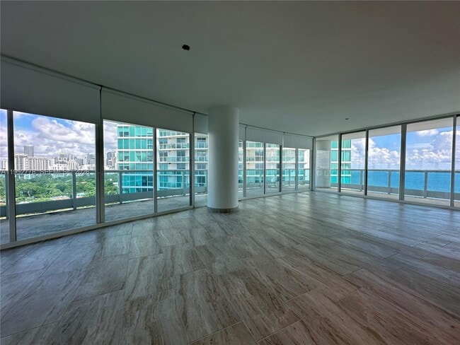 Building Photo - 2127 Brickell Ave