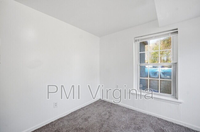 Building Photo - 1482 Old Virginia Beach Rd