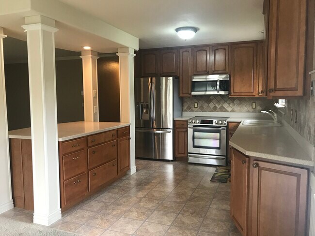 Kitchen - 317 N 21st Ave