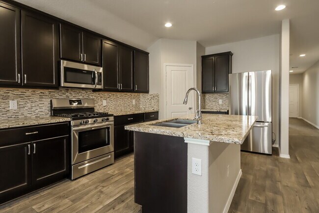 Building Photo - 8102 Rose Petals Ln