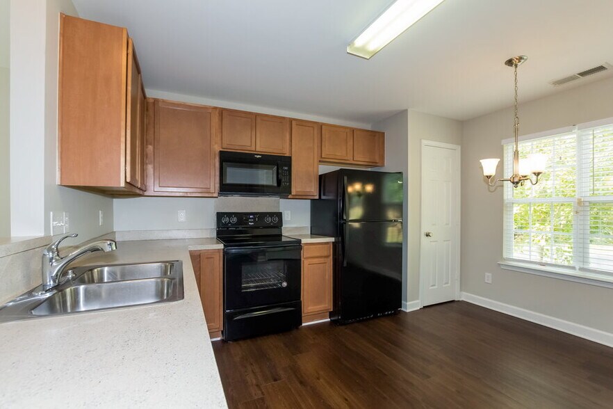 Building Photo - 1003 Korp Rd