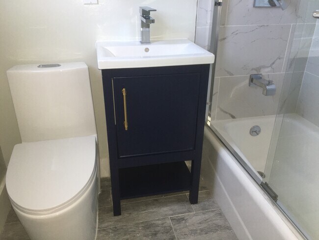 Building Photo - 135 Bonito Ave