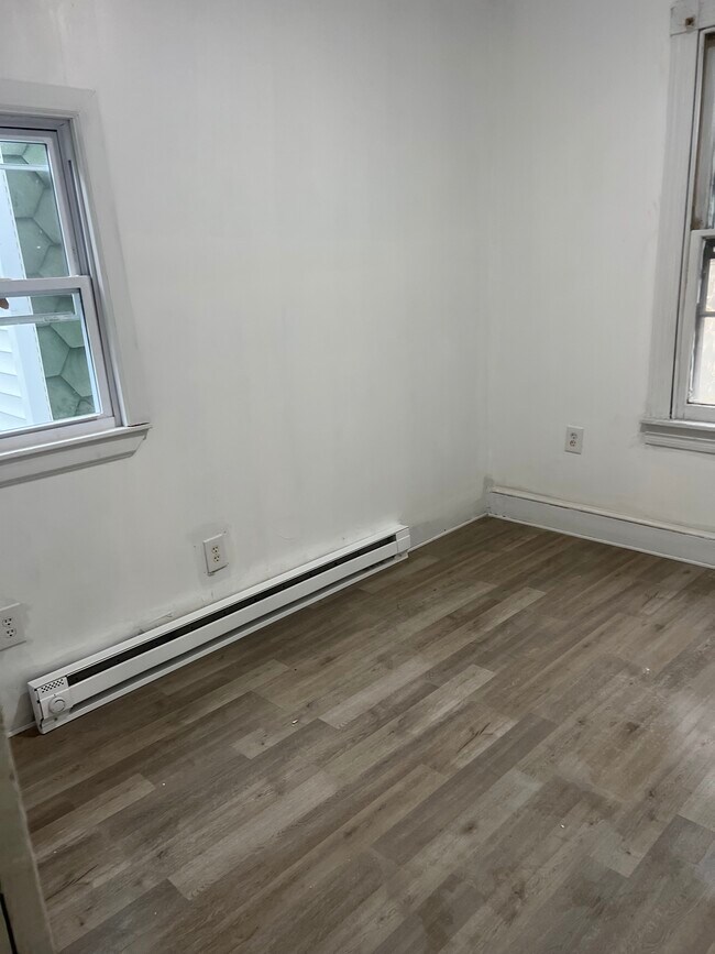 Building Photo - 309 E Mahanoy St