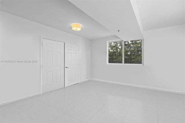 Building Photo - 6362 Collins Ave