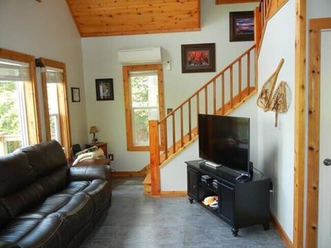 Building Photo - Charming 3BR House on Augur Lake 30 acre private property