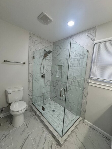 Building Photo - 209 Forest Ln