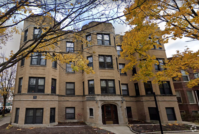 Building Photo - 2417 W Sunnyside Ave