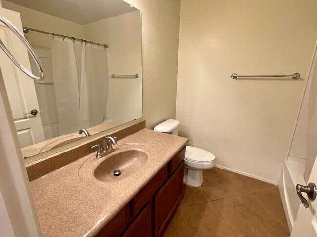 Building Photo - Prime Gilbert 3 Bedroom/2.5 bath 1st floor bonus room, 3 community pool's