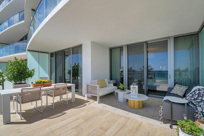 Building Photo - 1116 N Ocean Blvd